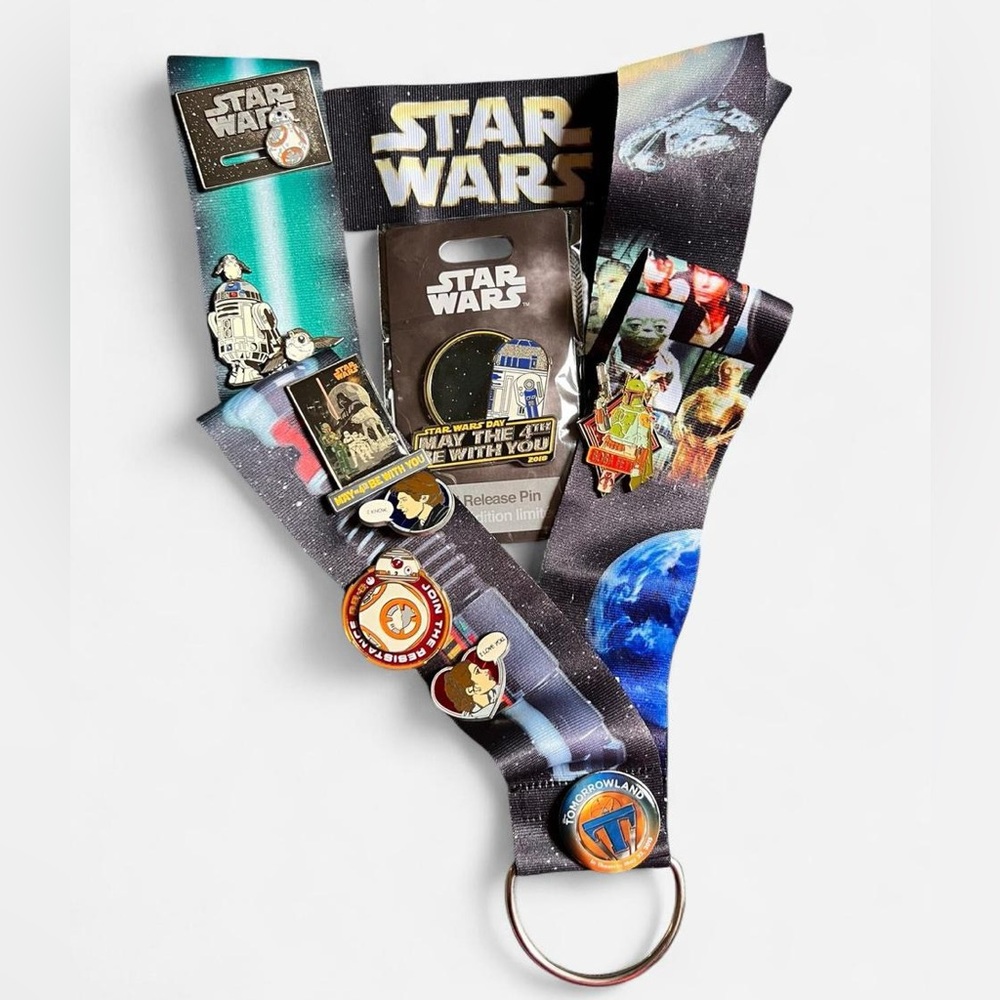 Disney Star Wars Lanyard featuring exclusive pins